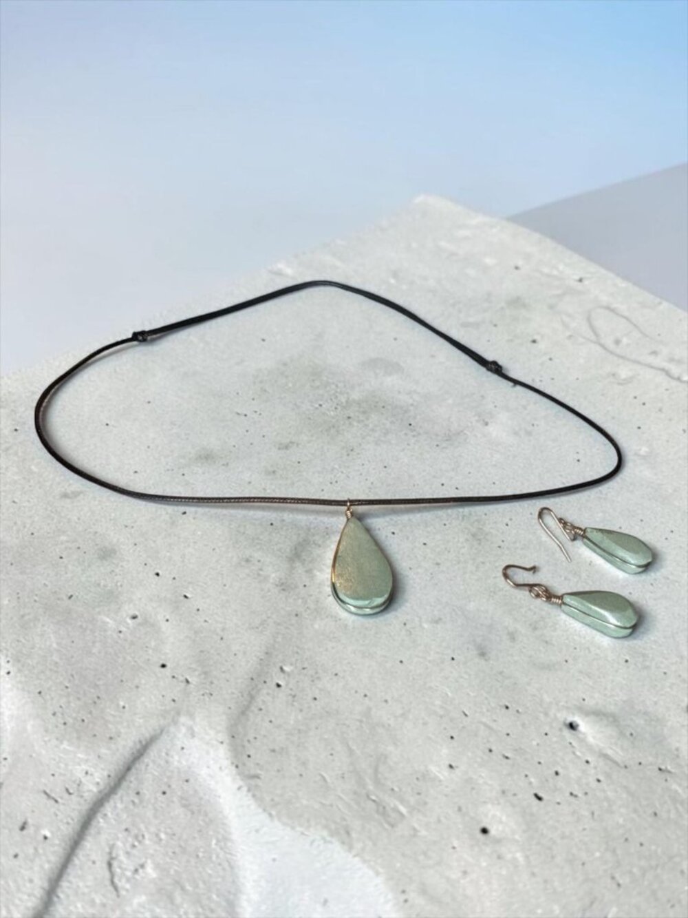 Handmade Light Green Teardrop Pendant Necklace & Matching Earrings Set – Boho Mi